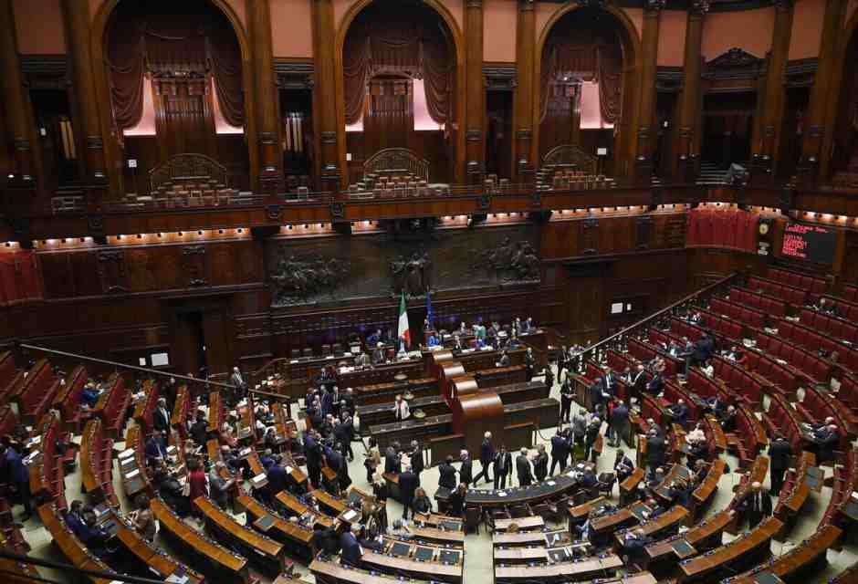 La maggioranza glissa sulla Difesa Ue: alla Camera approvata una mozione che non cita la parola "riarmo"