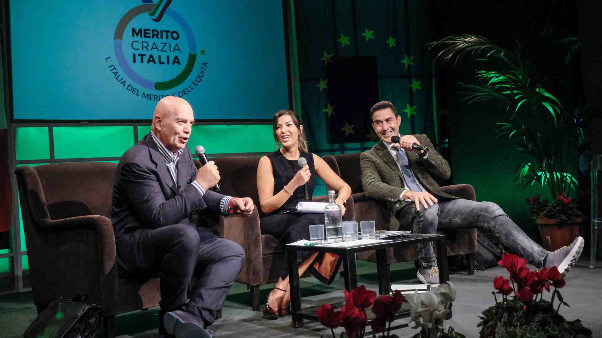 Vannacci snobba Salvini e va da Rizzo. Cronaca di un carnevale