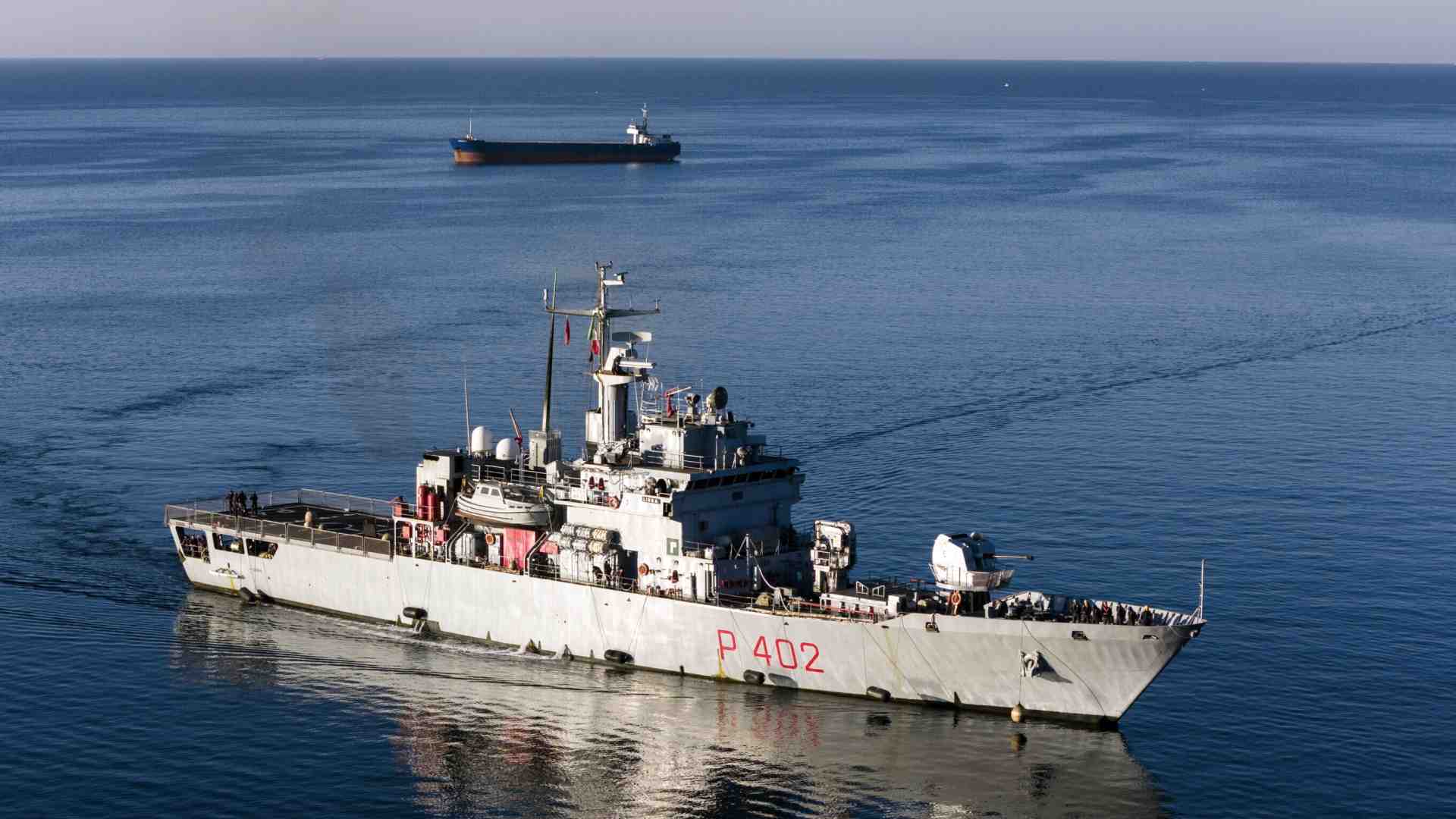 Dopo retro front e rinvii, parte la nave con i primi 40 migranti diretti in Albania