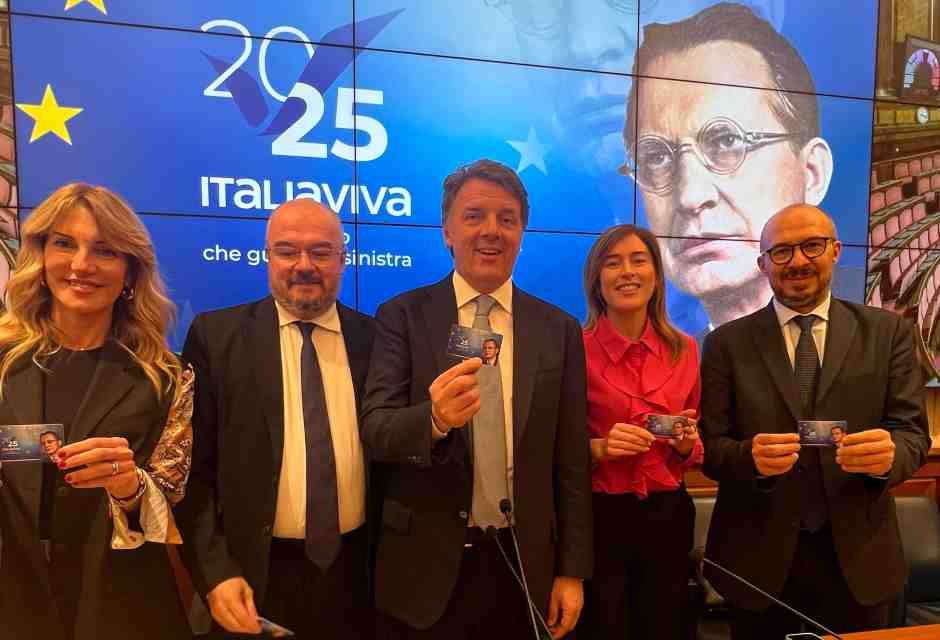 Italia viva mette il volto di De Gasperi sulla tessera 2025