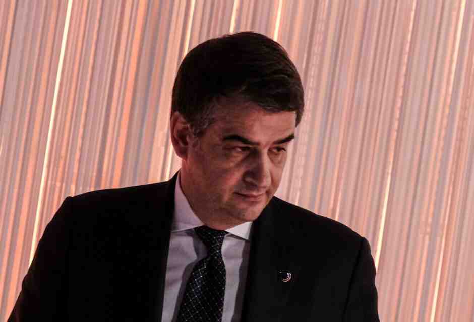 Il piano coesione di Fitto non parla di armi, la miopia del Pd