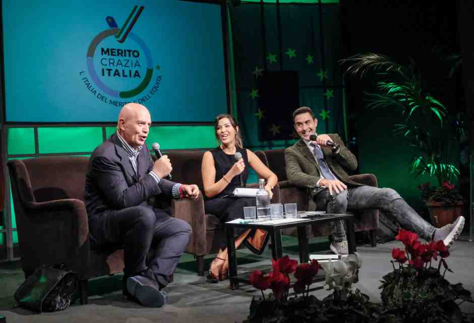 Vannacci snobba Salvini e va da Rizzo. Cronaca di un carnevale