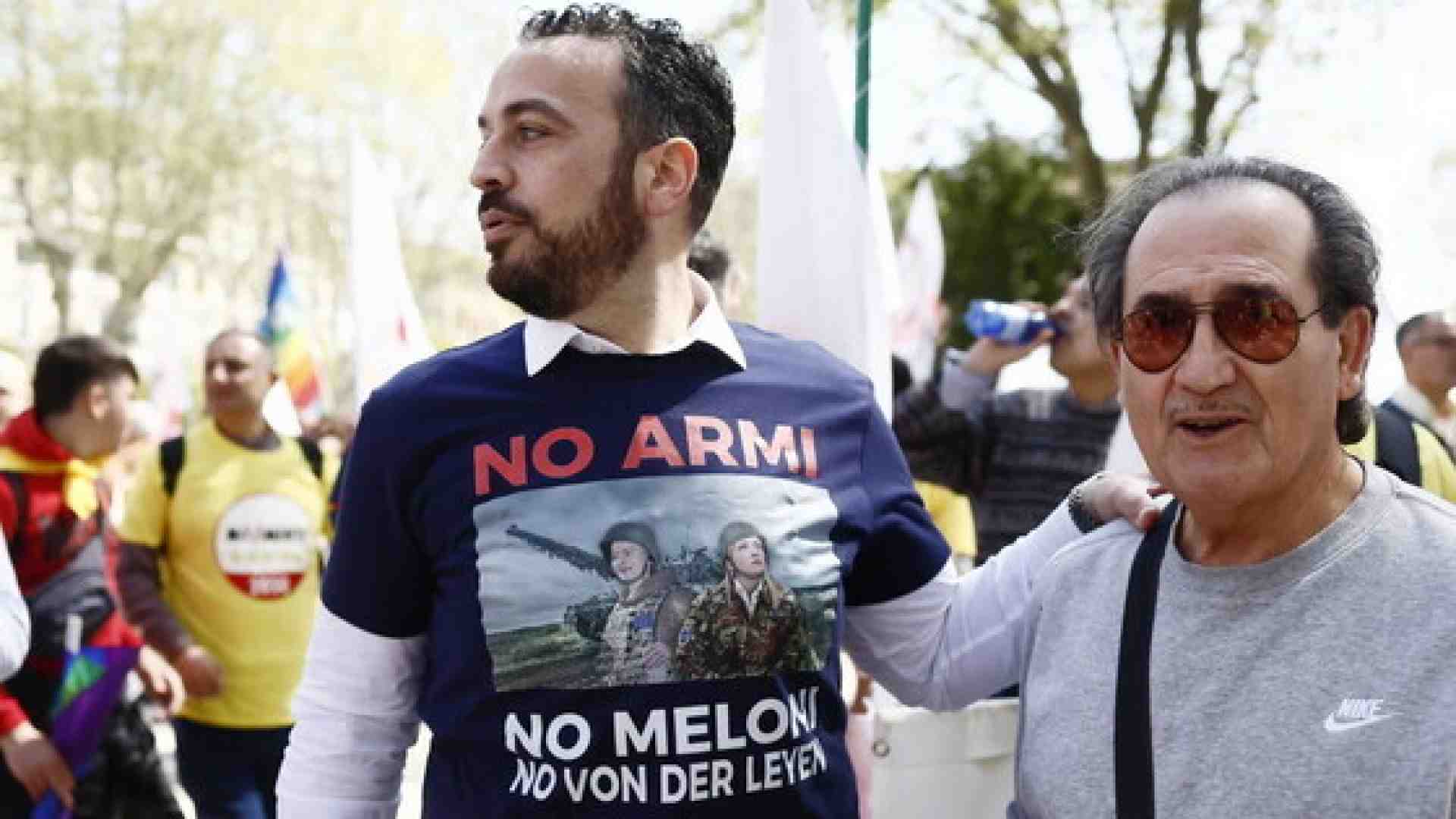 Quella sinistra che ha paura di sfidare il pensiero finto pacifista