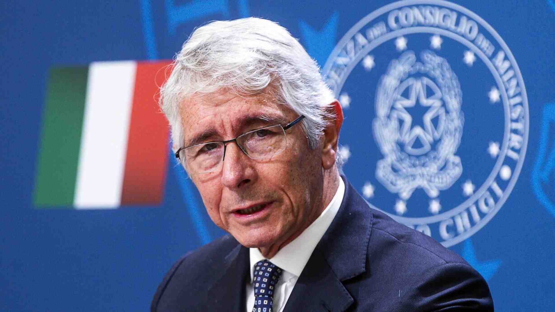 L'affondo di Abodi: "Via dalla Nazionale chi scommette"