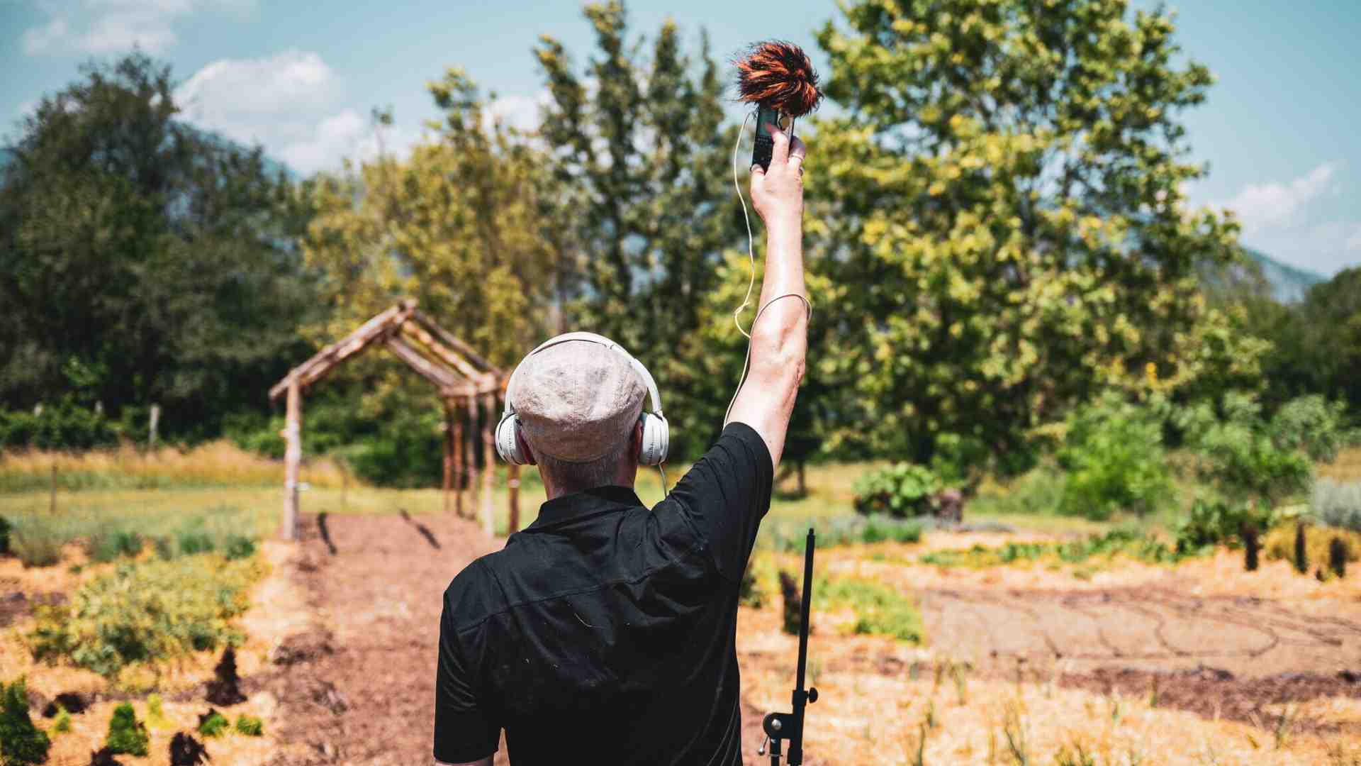 Max Casacci che fa cantare il vino