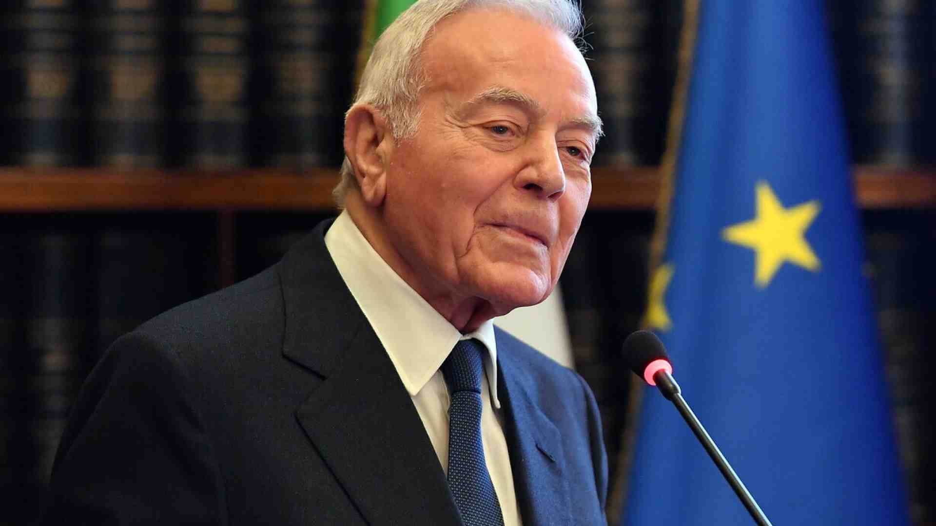 Gianni Letta, 90 anni portati da adolescente. Auguri