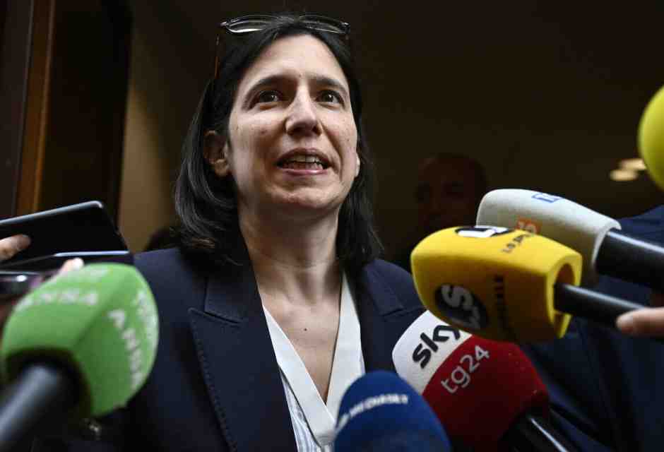 Schlein dice no al congresso, meglio (per lei) l’assemblea. Giani rischia in Toscana