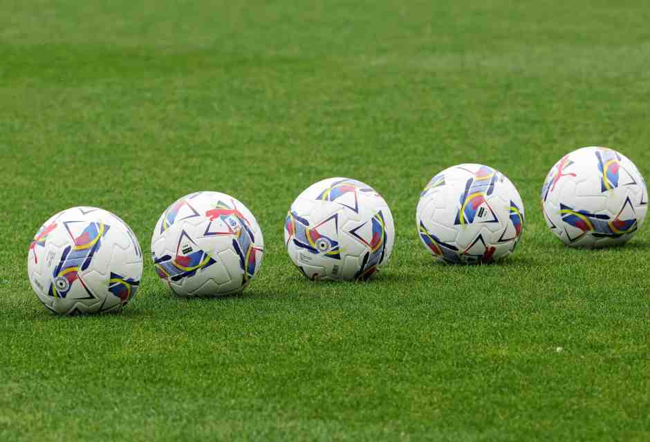 Puntare il dito sulla morale dei calciatori, per sentirsi migliori