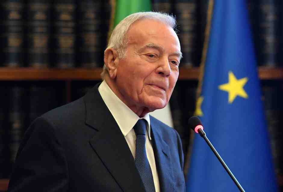 Gianni Letta, 90 anni portati da adolescente. Auguri