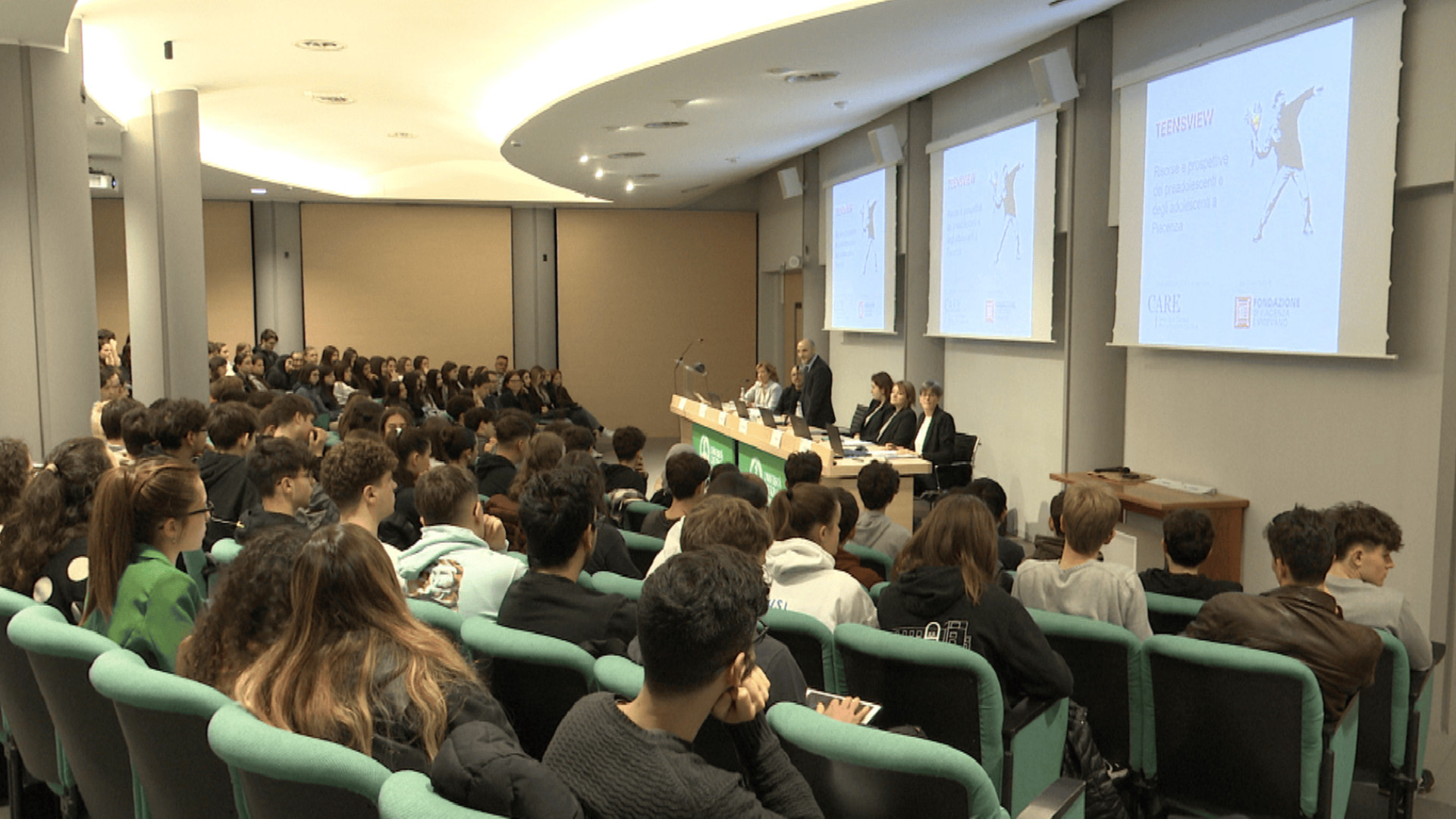 Adolescenti, per lo studio Teensview più disagi fra le ragazze