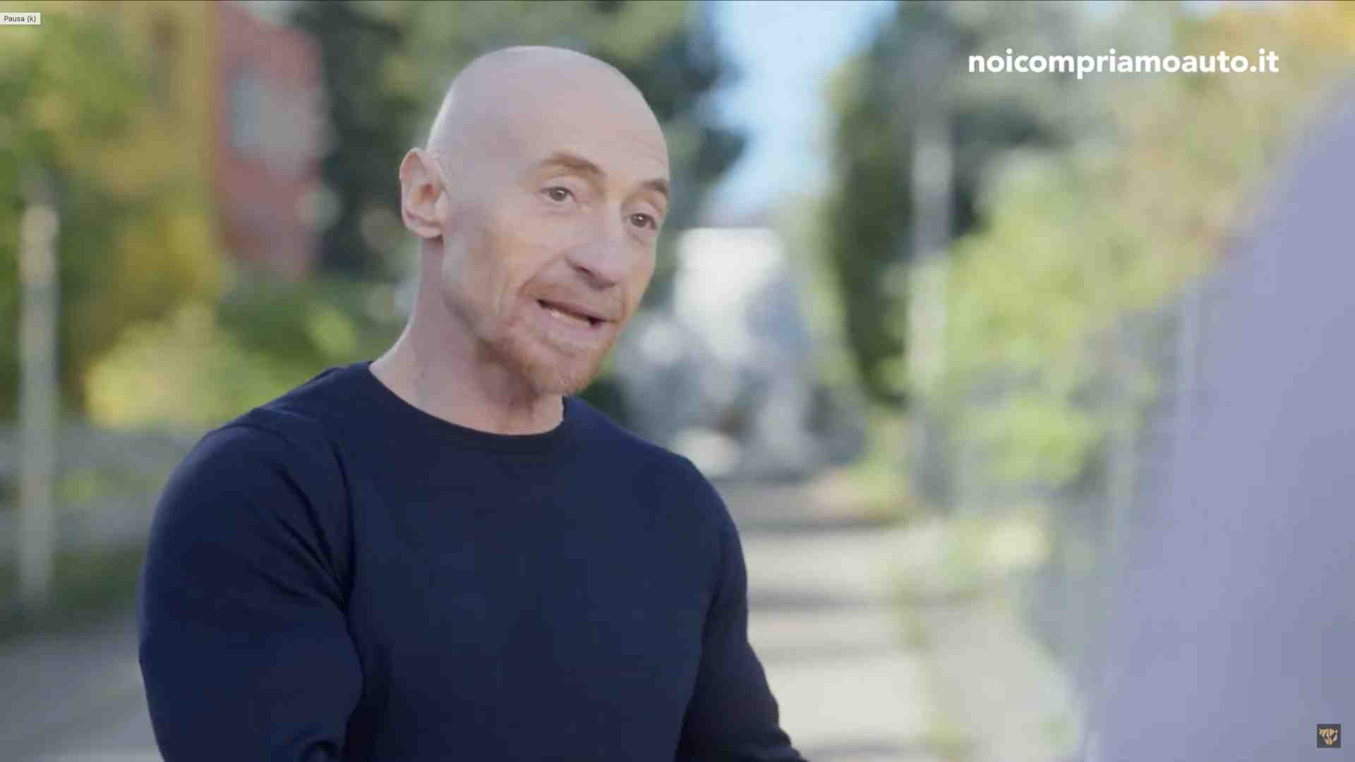 Una nazione che non sa parlare ma non rinuncia a farlo, soprattutto ad alta voce