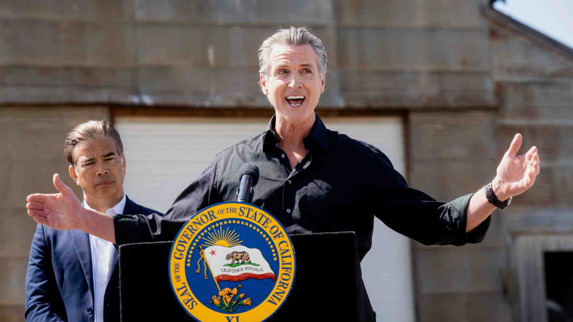 Il governatore Newsom vuole sradicare i dazi di Trump, ma può sperare solo in due risultati