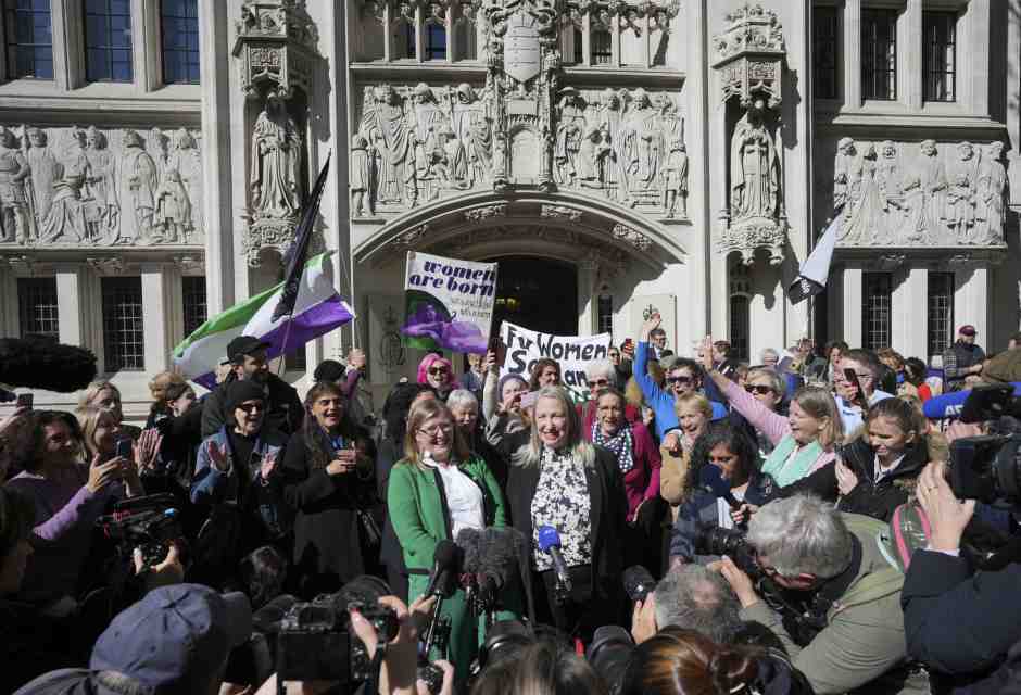 All'improvviso la distinzione tra i sessi è diventata materia da tribunali