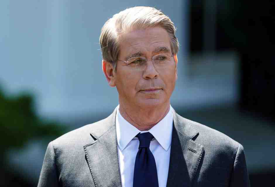 Le minacce di Trump a Powell sono un test per il segretario al Tesoro Bessent. Ritratti incrociati