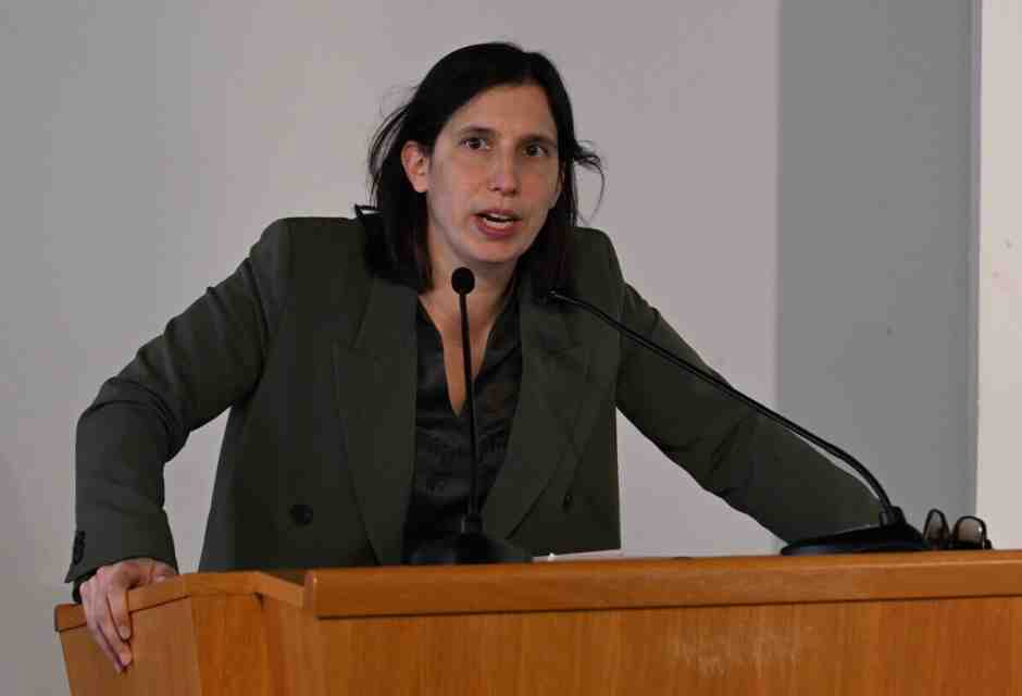 La ricetta Schlein per abbassare i costi dell'energia