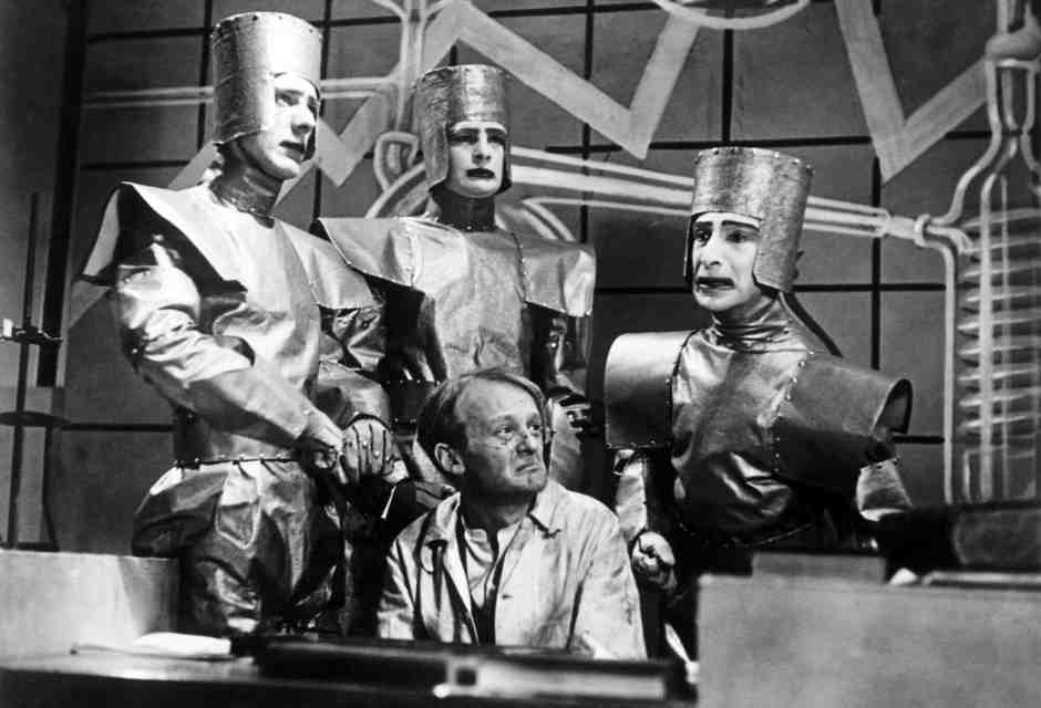 Dall’origine dei robot all’AI. Così il teatro ha rappresentato il nostro rapporto con le macchine, aiutandoci a governarlo