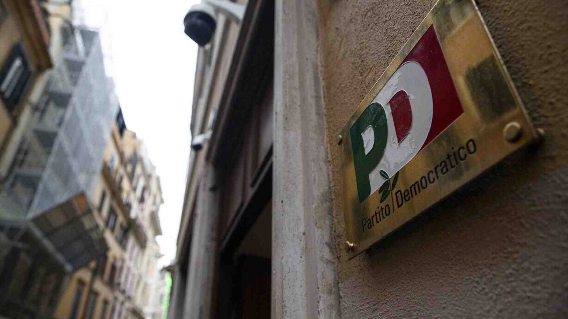 Anche la scelta di cosa fare con il funerale del Papa divide il Pd