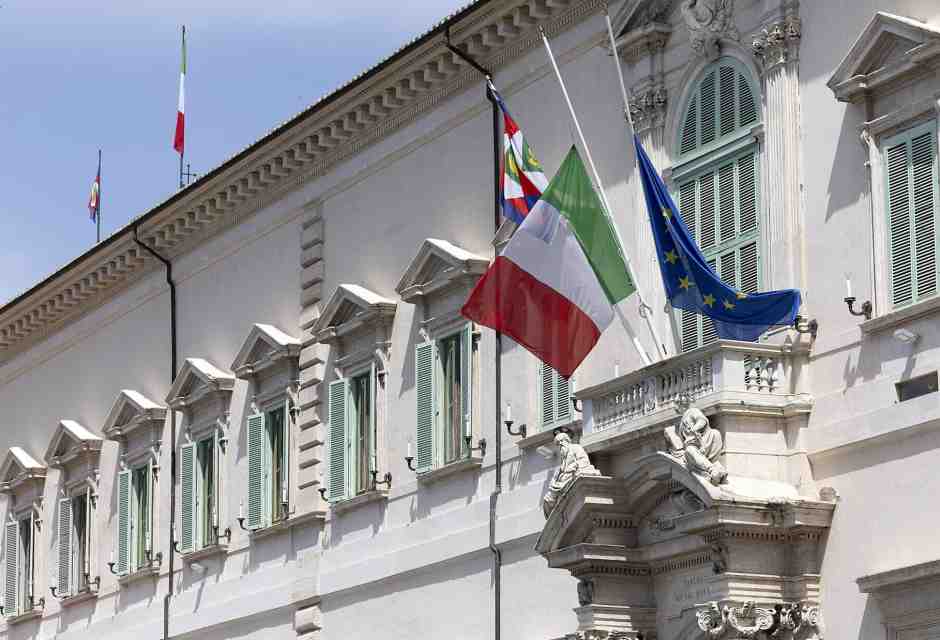 Cosa succede con cinque giorni di lutto nazionale (spoiler: poco)