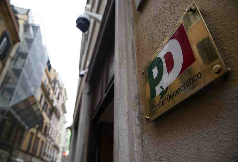 Anche la scelta di cosa fare con il funerale del Papa divide il Pd