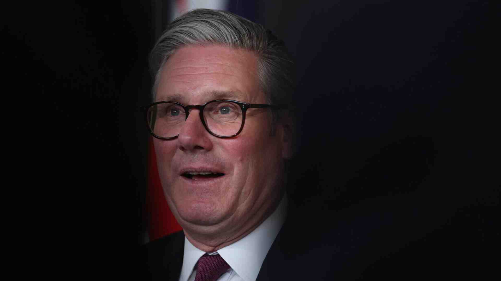 Contrordine, laburisti. Per il premier Starmer, ora “donna si nasce”