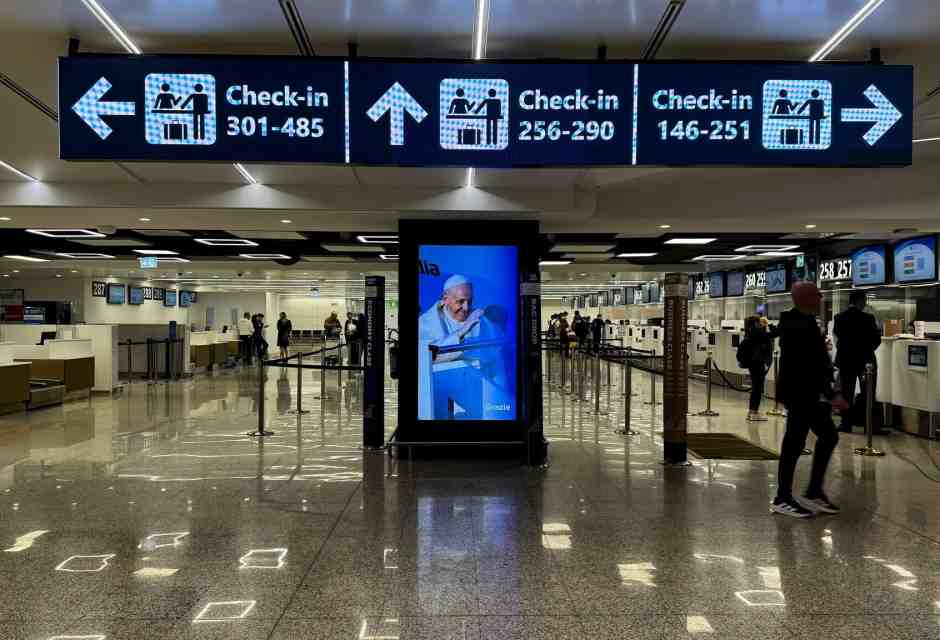La grande mobilitazione dell’aeroporto di Fiumicino per i funerali del Papa