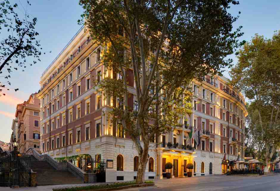 Nuova vita alla Dolce vita. Da Milei alla delegazione di Duda, sono tutti in via Veneto