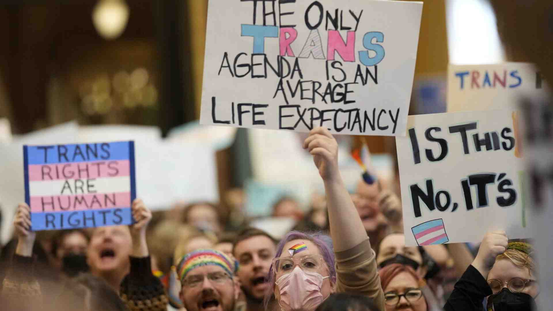 Crolla il castello edificato intorno al fenomeno transgender