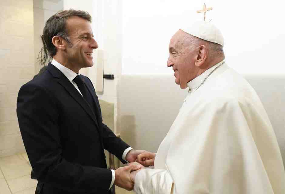 La relazione tra Papa Francesco e Parigi è stata una serie di appuntamenti mancati