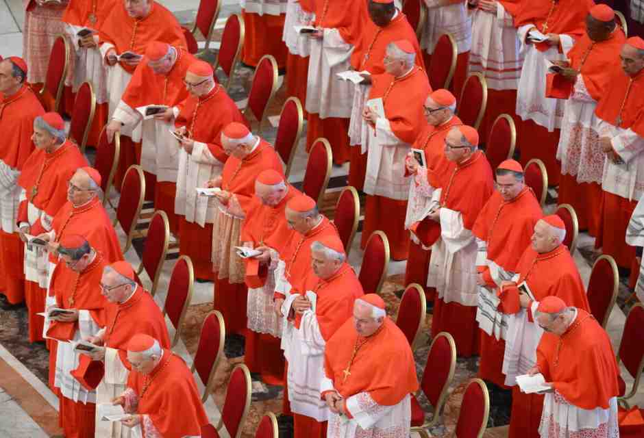 Contro il trionfalismo in morte del Papa che sa tanto di peronismo