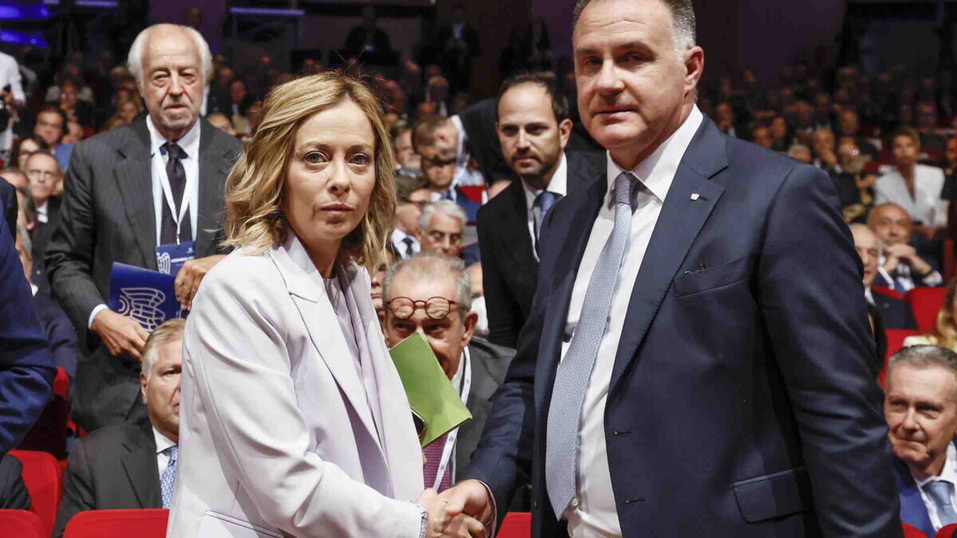 La polemica sulle bollette tra Confindustria e Palazzo Chigi è il segno di problemi più seri