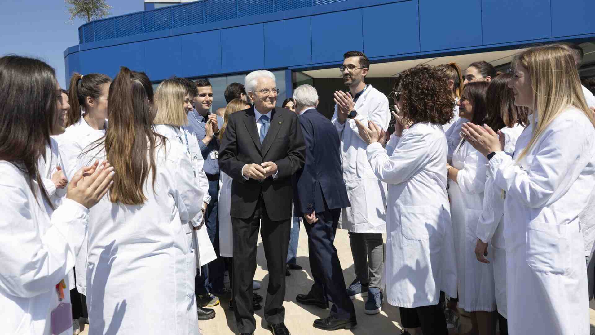 Il lavoro deve restare umano anche nell’era dell’innovazione. Mattarella indica la rotta