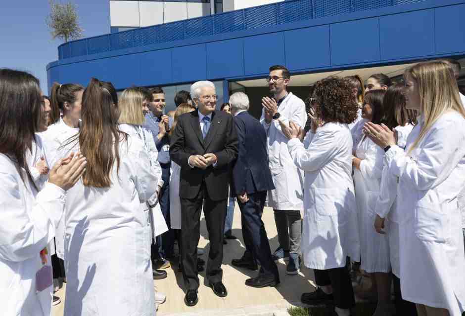 Il lavoro deve restare umano anche nell’era dell’innovazione. Mattarella indica la rotta