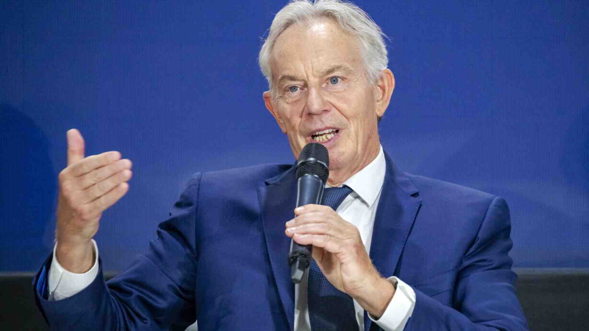 Le politiche ambientali si sono trasformate in paradosso, dice Tony Blair
