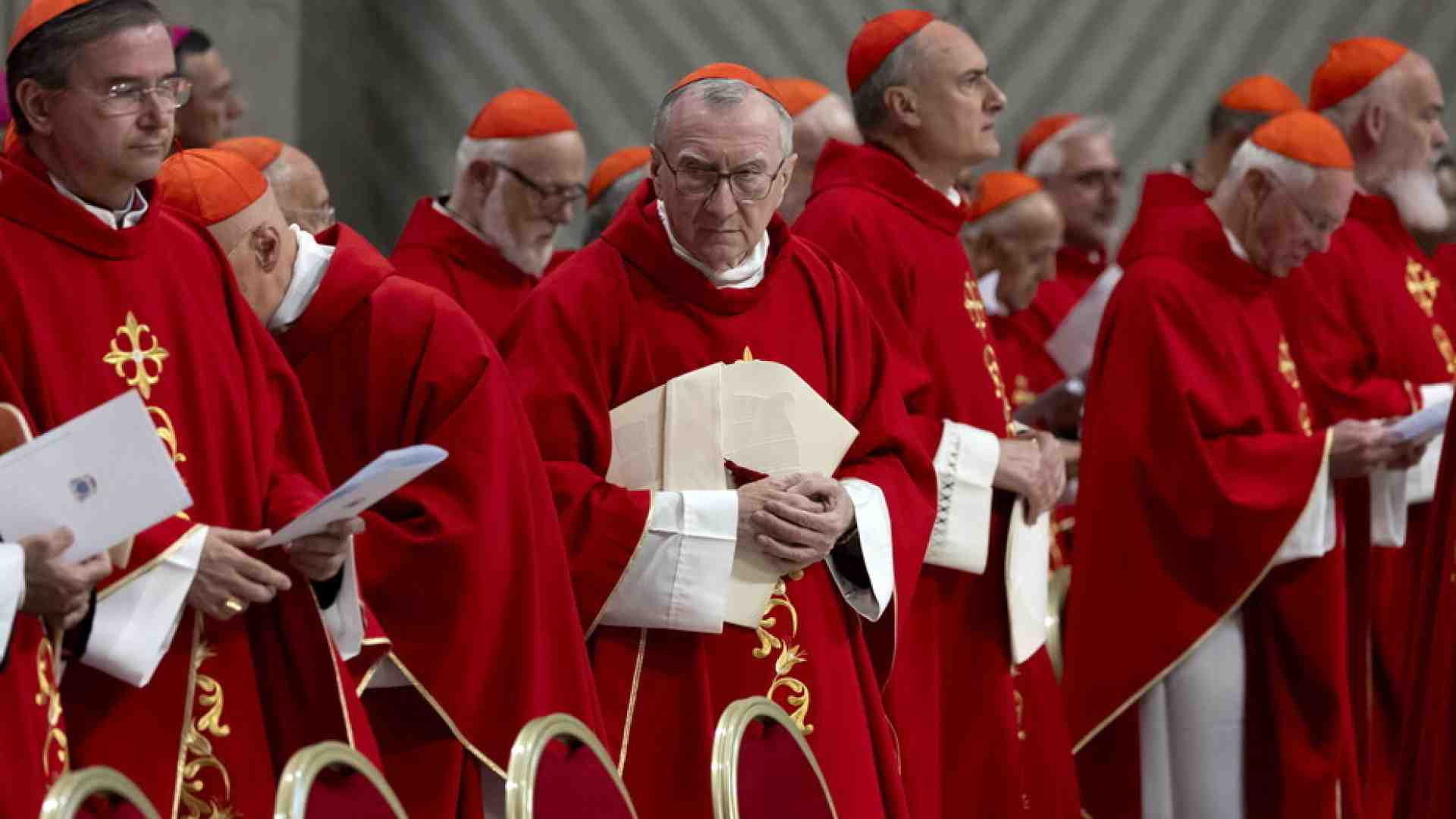L’attivismo di Parolin e i cardinali che non escono dalle loro camere