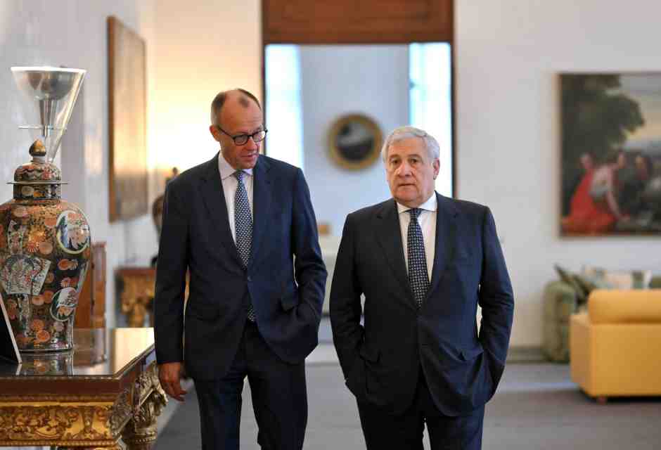 Al congresso del Ppe di Valencia nasce un asse tra Tajani e Merz