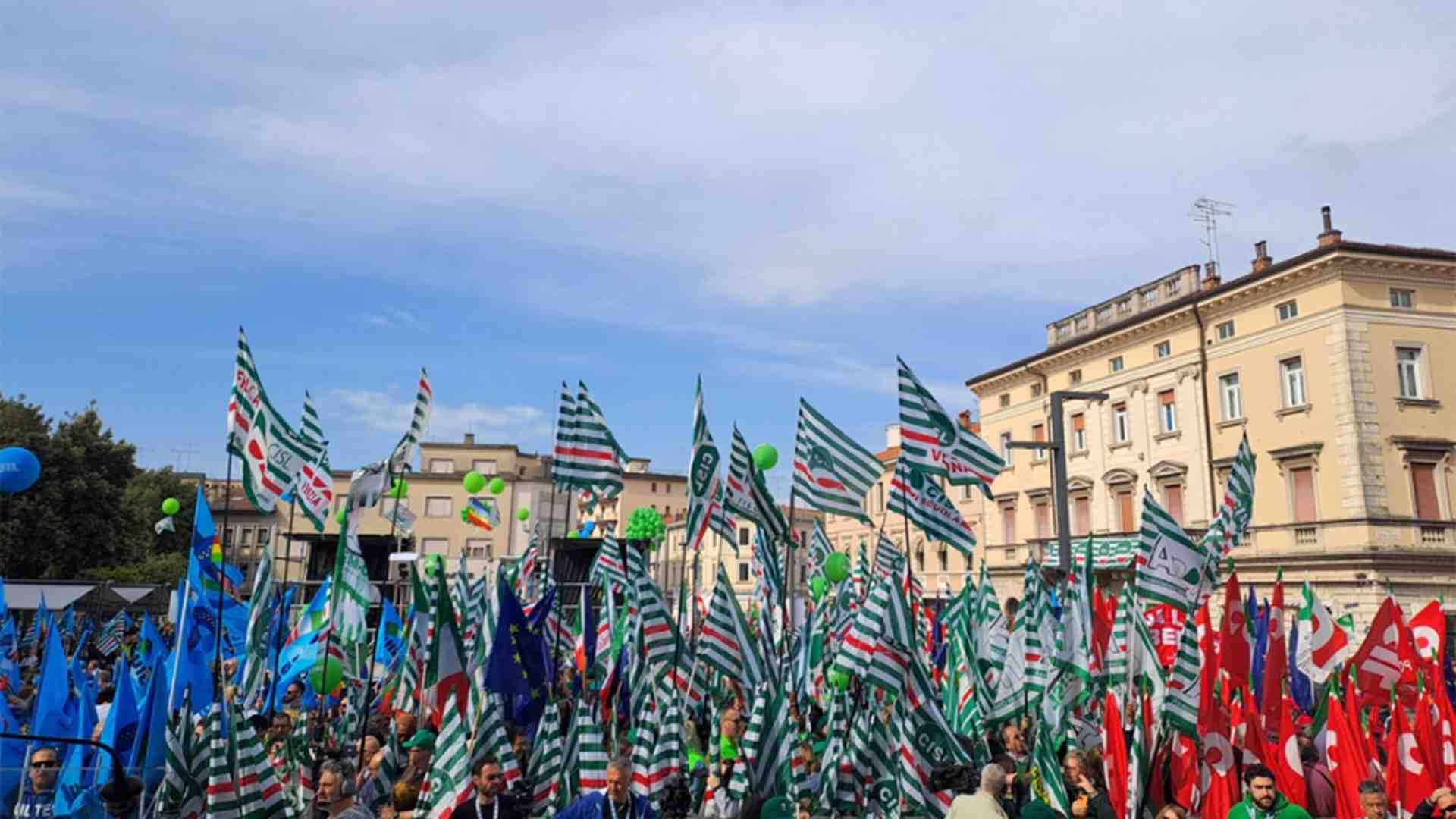 Come e perché i sindacati conservatori sono diventati un ostacolo per i lavoratori