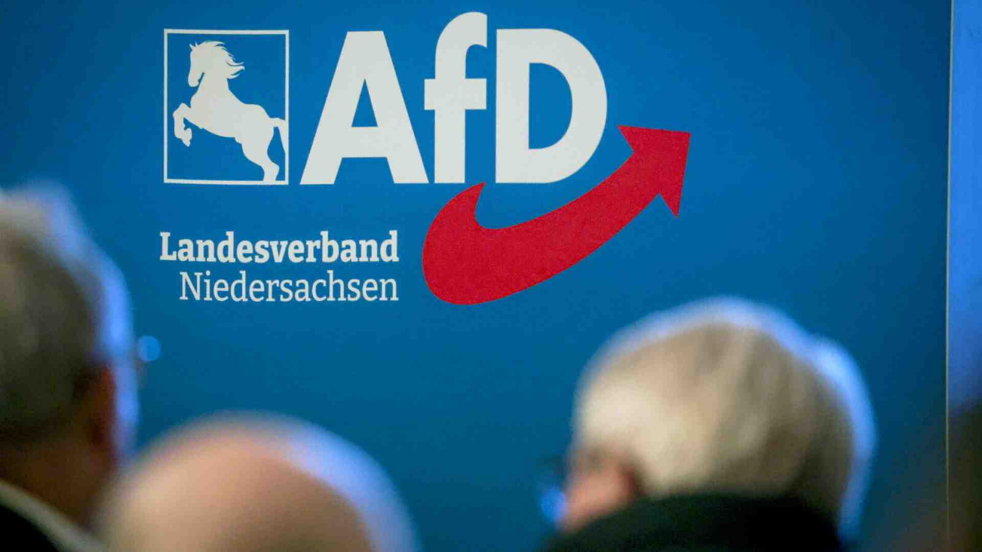 Salvini difende l'AfD, appena certificata come un rischio per la democrazia dall'intelligence tedesca