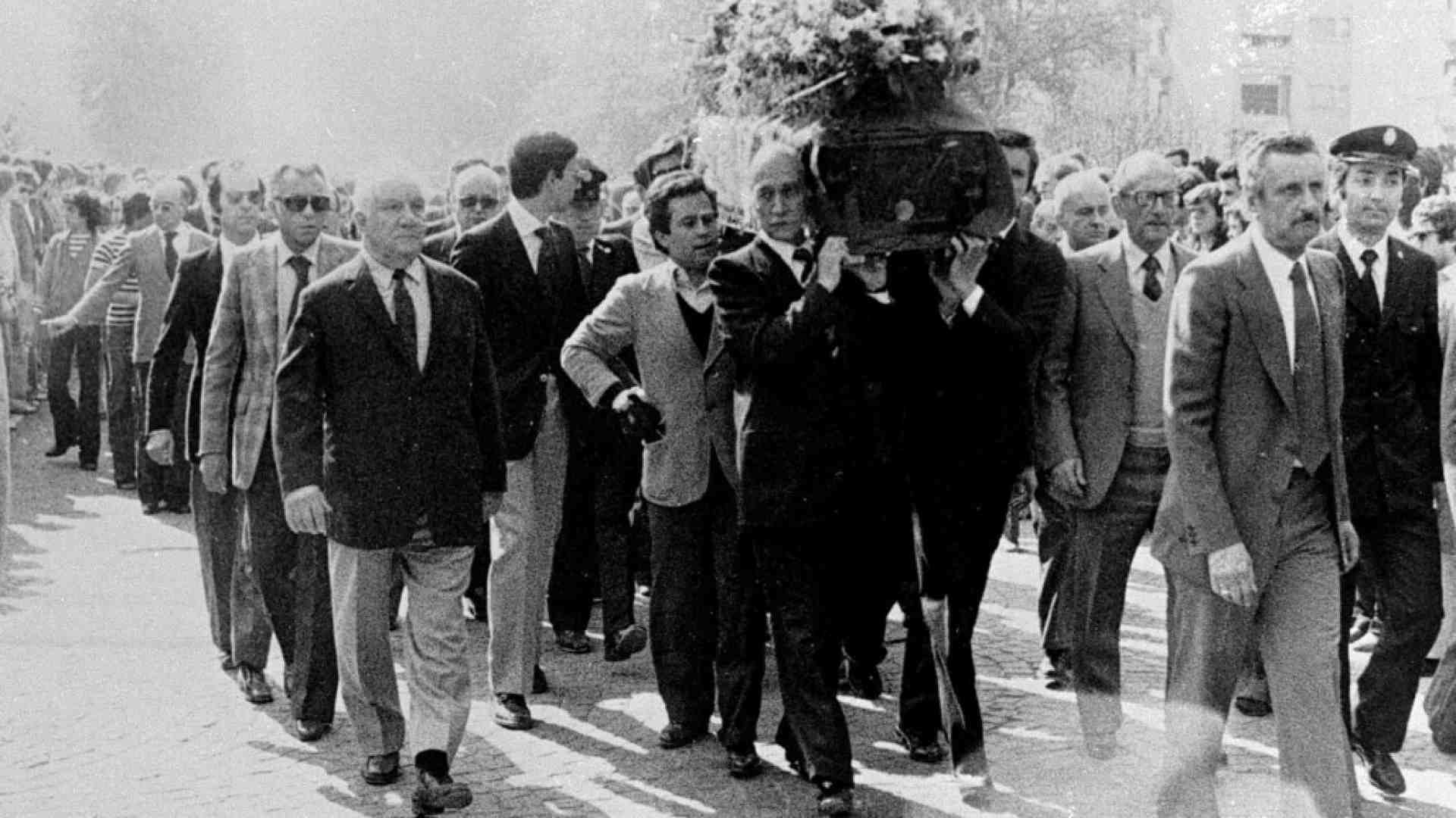 Ormai è tardi per fare i conti con le ferite della storia repubblicana