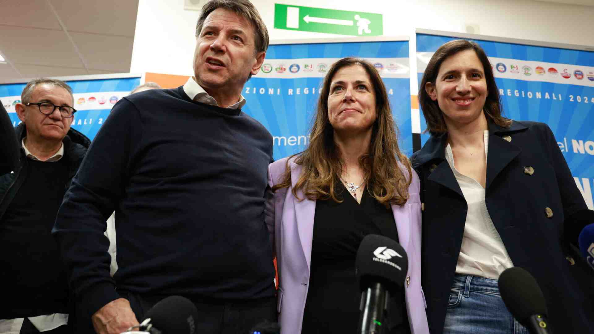 “Ripartiamo da qui”: ma ora il modello sardo e Foggia imbarazzano Schlein