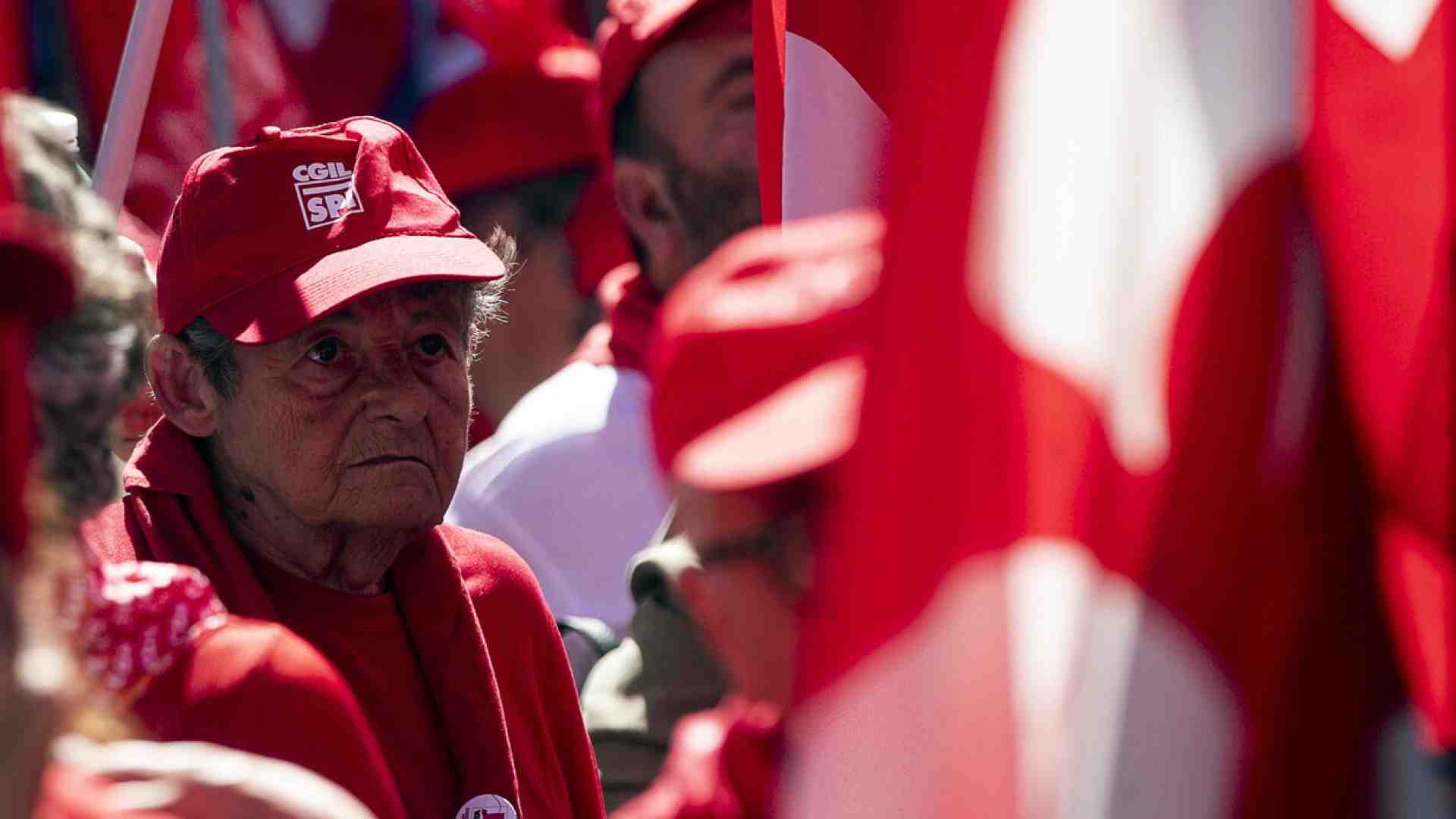 Lavoro, salario, politica: la contrattazione collettiva non basta più