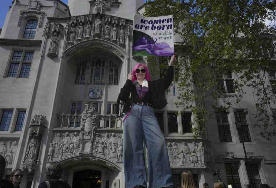 Femministe tra mondo sensibile e iperuranio