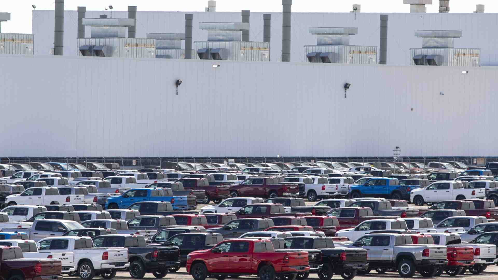 Elkann e De Meo indicano gli “autodazi” sull’auto dell’Europa