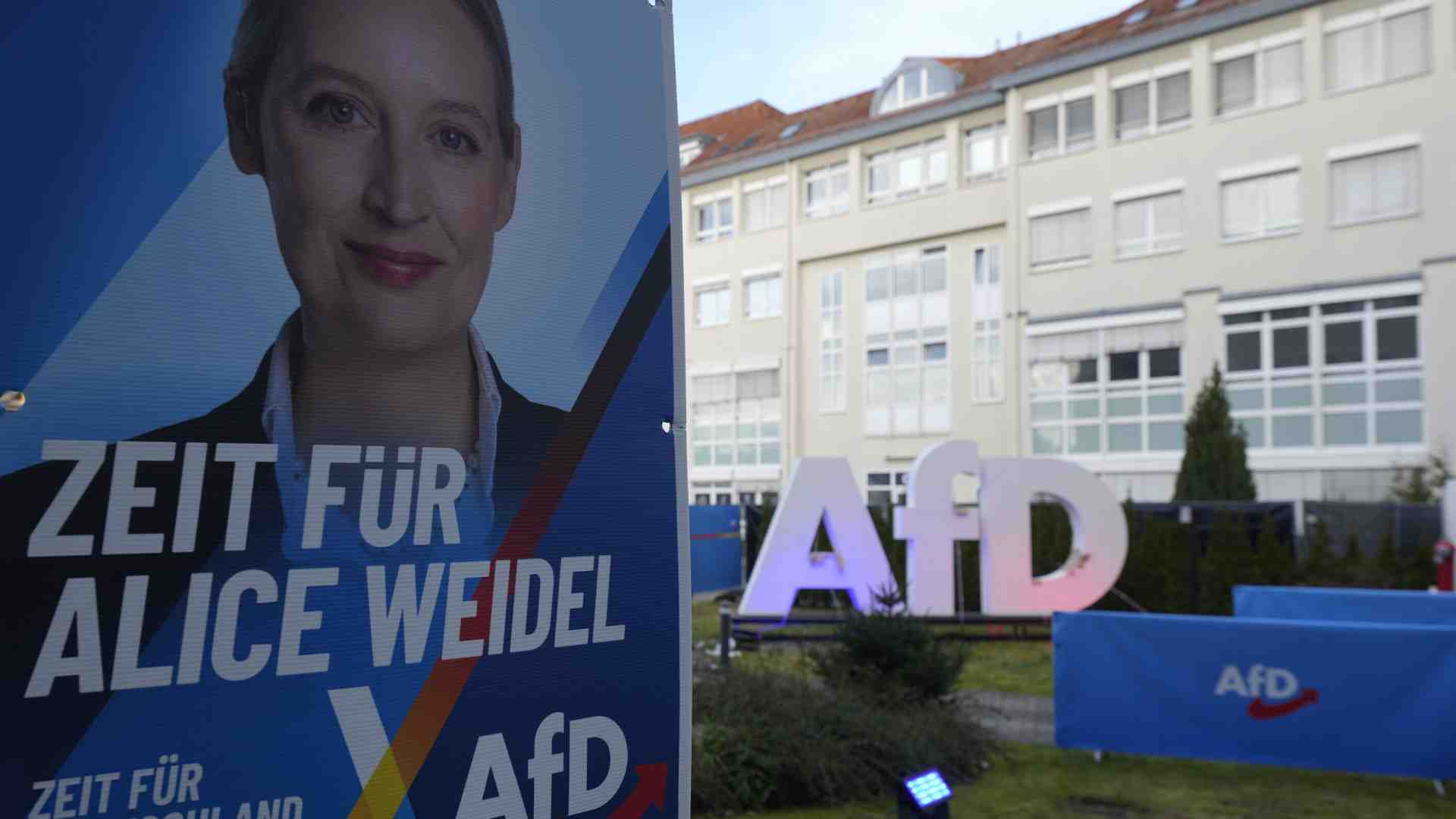 I servizi tedeschi contro l’Afd e il terremoto in Cile