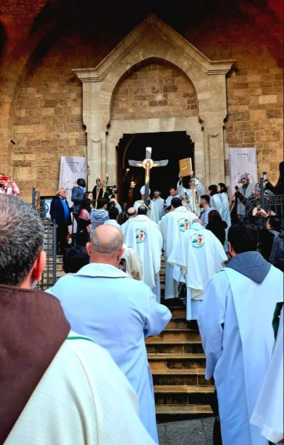 L’inizio dell’Anno Santo in Libano con la processione a Beirut fino nella Cattedrale latina - Avvenire