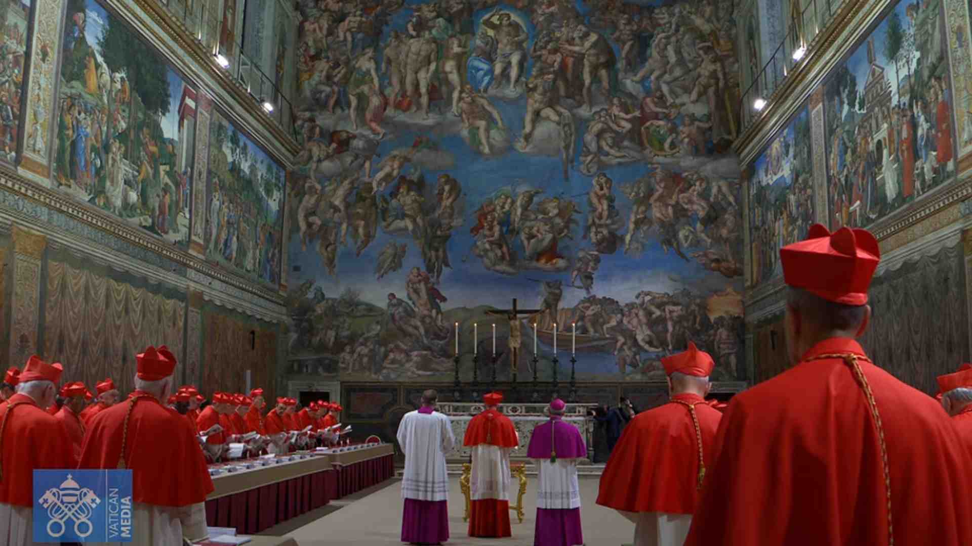 La magnificenza di uno spettacolo superbo: i cardinali in processione