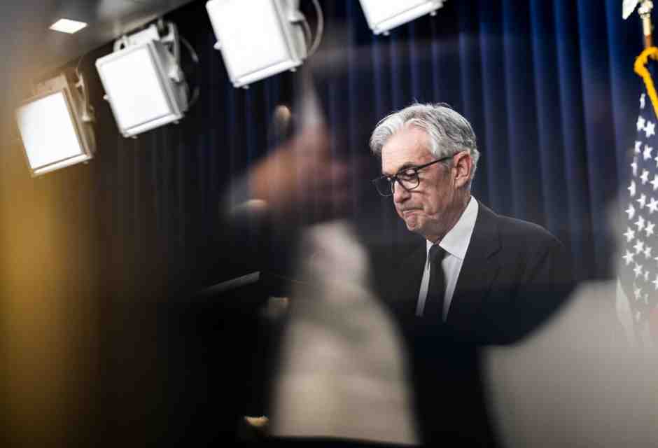 Le Fed lascia i tassi invariati: “Rischio di maggiore disoccupazione e inflazione”