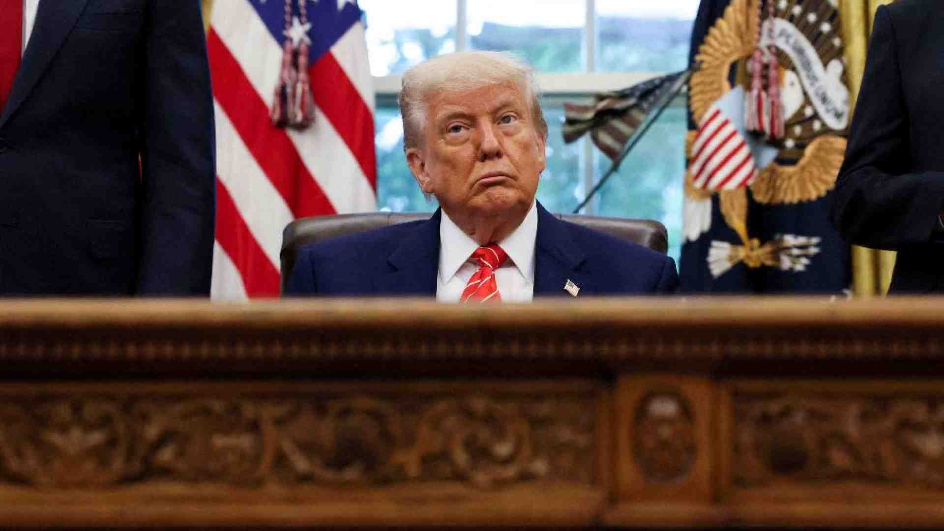 Una giornata da Trump: licenziamenti, abrogazioni e nomine