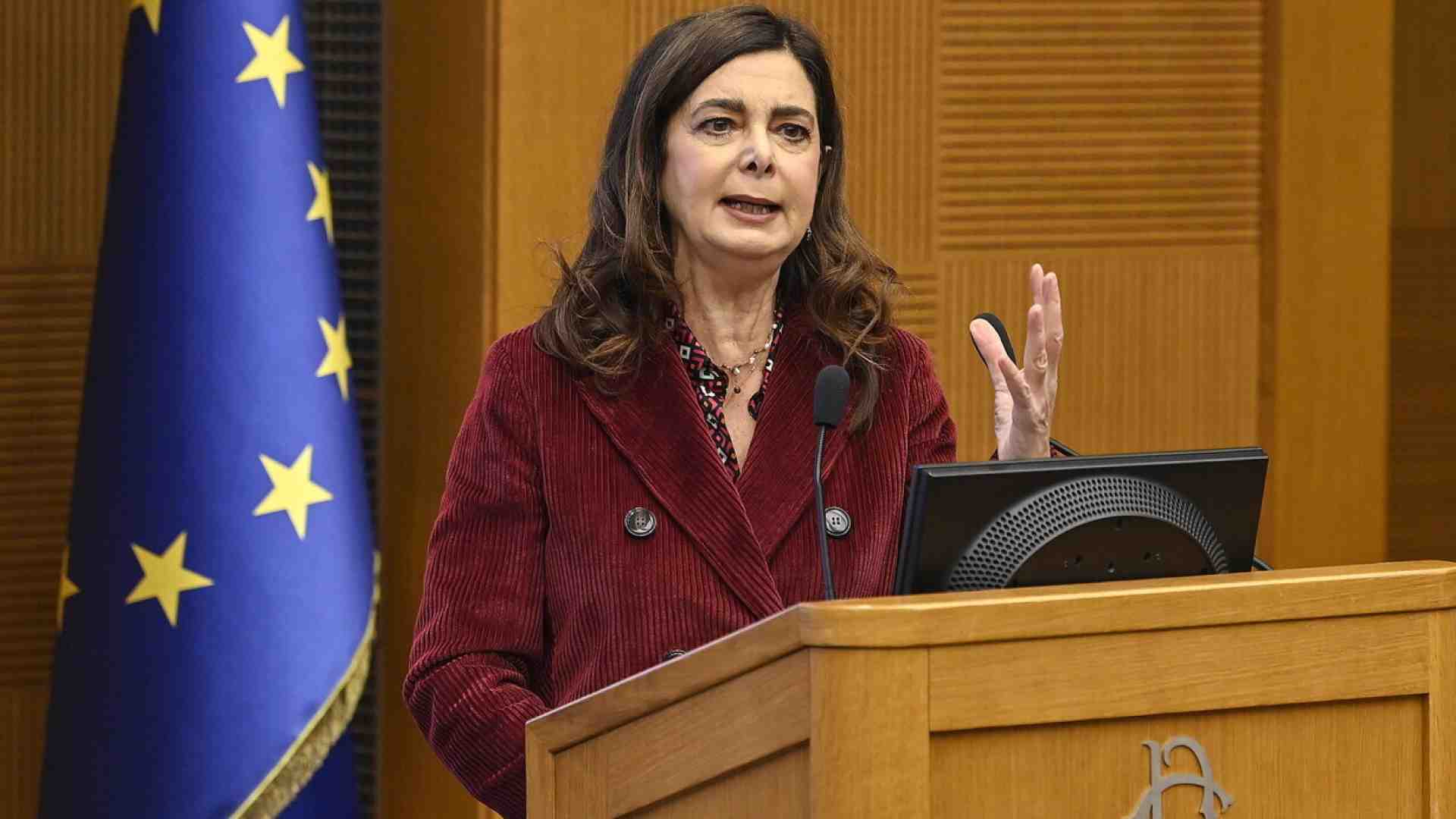 Boldrini alla Camera si rivela il vero modello di Schlein. E mette in difficoltà la premier