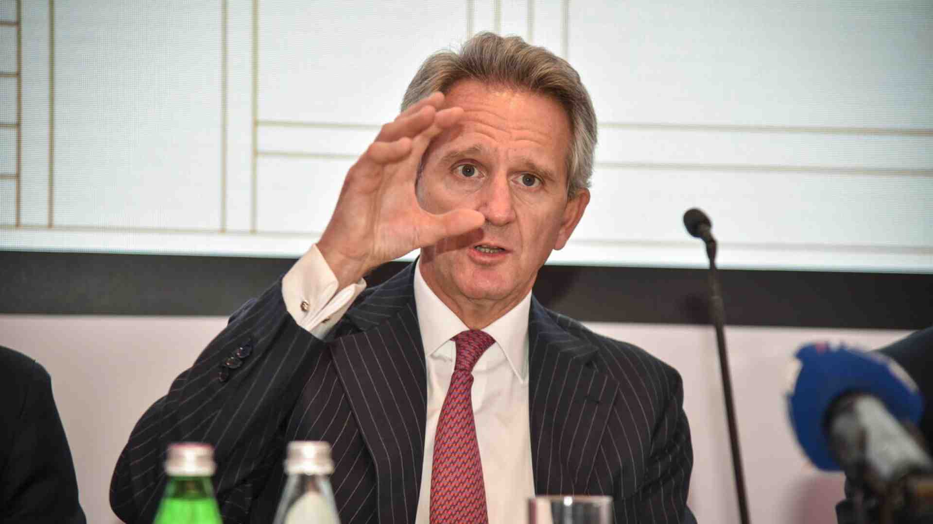 Sportellate da sballo tra Novaglio e Nagel sul futuro di Mediobanca