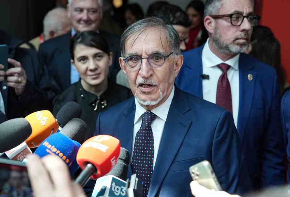 La Russa: "Farò propaganda per l'astensione ai referendum". Opposizioni all'attacco